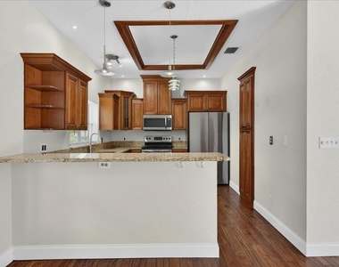 2000 Brent Place - Photo Thumbnail 13
