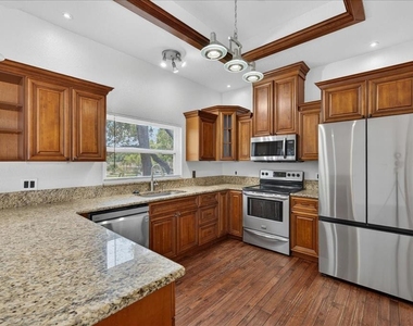 2000 Brent Place - Photo Thumbnail 18