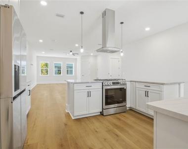 1413 Bayshore Boulevard - Photo Thumbnail 10