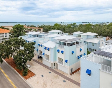 1413 Bayshore Boulevard - Photo Thumbnail 1