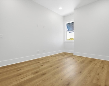 1413 Bayshore Boulevard - Photo Thumbnail 32