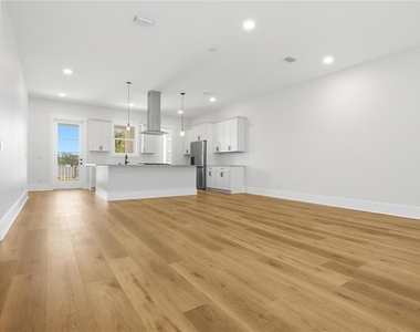 1413 Bayshore Boulevard - Photo Thumbnail 4