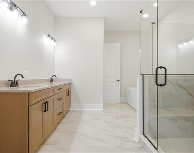 1413 Bayshore Boulevard - Photo Thumbnail 25