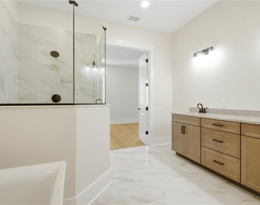 1413 Bayshore Boulevard - Photo Thumbnail 28