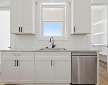 1413 Bayshore Boulevard - Photo Thumbnail 12