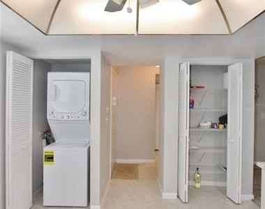 9635 Greenskeeper Drive - Photo Thumbnail 6
