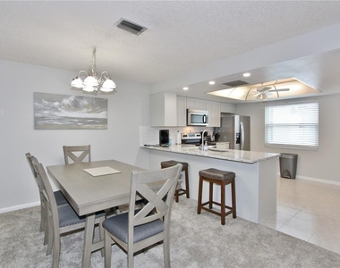 9635 Greenskeeper Drive - Photo Thumbnail 4