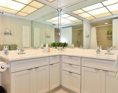 9635 Greenskeeper Drive - Photo Thumbnail 10