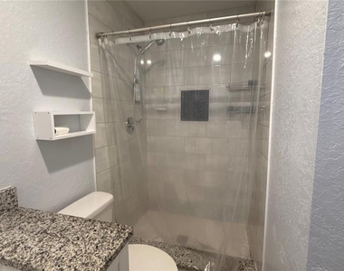 8106 Wichita Way - Photo Thumbnail 11