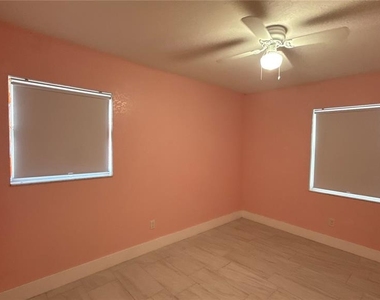 8106 Wichita Way - Photo Thumbnail 17