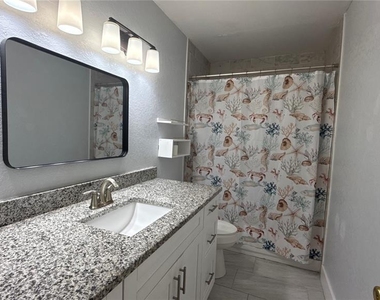 8106 Wichita Way - Photo Thumbnail 13