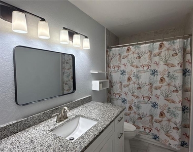 8106 Wichita Way - Photo Thumbnail 14