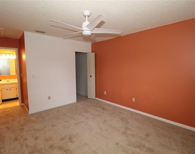 2345 Glenmore Circle - Photo Thumbnail 9