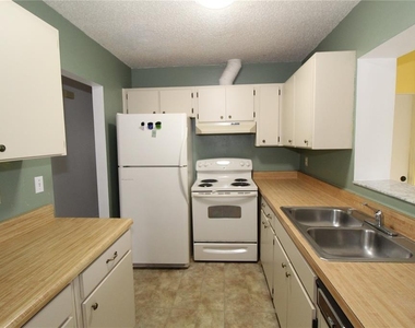 2345 Glenmore Circle - Photo Thumbnail 5