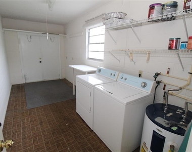 2345 Glenmore Circle - Photo Thumbnail 19