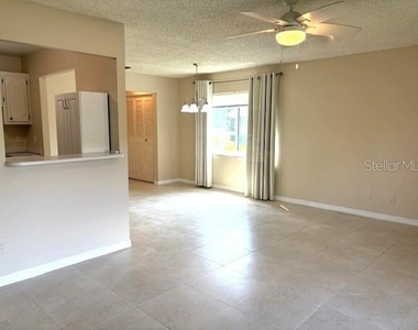 302 Canton Court - Photo Thumbnail 3