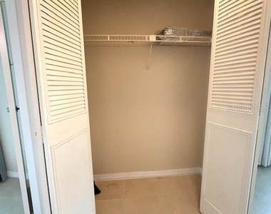 302 Canton Court - Photo Thumbnail 11
