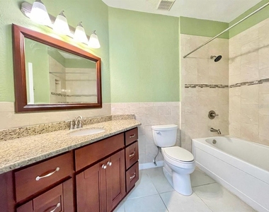 4333 Bayside Village Drive - Photo Thumbnail 8