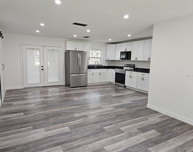 4051 Nw 19th Avenue - Photo Thumbnail 1