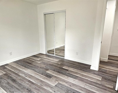 4051 Nw 19th Avenue - Photo Thumbnail 6