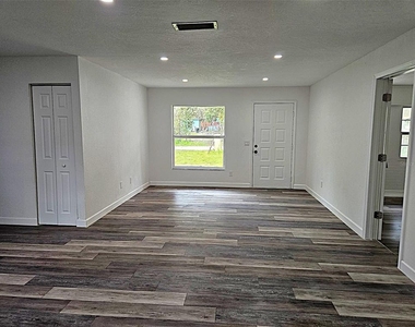 4051 Nw 19th Avenue - Photo Thumbnail 9