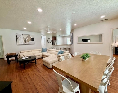 9110 Stromboli Court - Photo Thumbnail 3