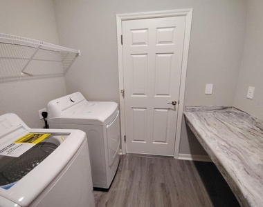 1497 Fleur Drive - Photo Thumbnail 13