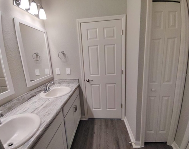 1497 Fleur Drive - Photo Thumbnail 10
