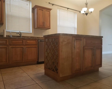 12517 Beacontree Way - Photo Thumbnail 10