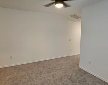 4012 Via Sienna Circle - Photo Thumbnail 11