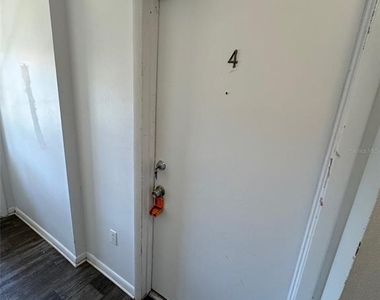 1727-1727 Ne 2nd Street - Photo Thumbnail 2
