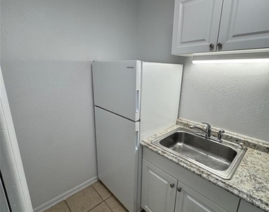 1727-1727 Ne 2nd Street - Photo Thumbnail 8