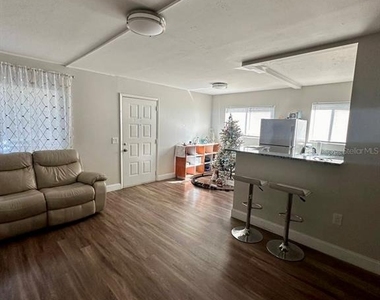 2451 Oak Park Way - Photo Thumbnail 8
