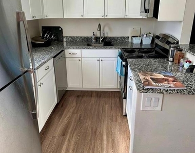 2451 Oak Park Way - Photo Thumbnail 1