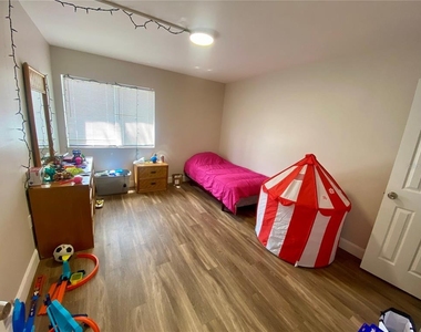 2451 Oak Park Way - Photo Thumbnail 12