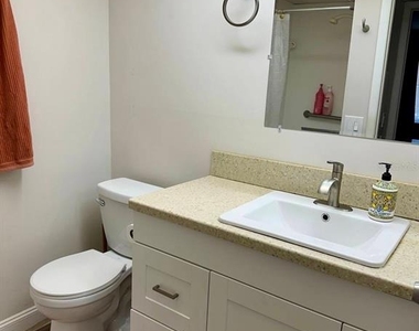 2451 Oak Park Way - Photo Thumbnail 4