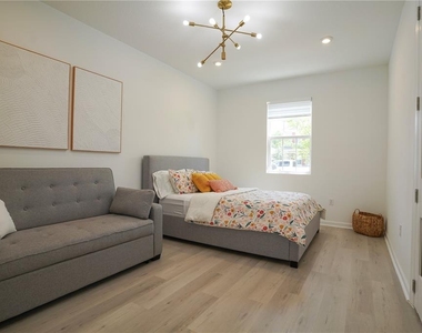 7964 Waterfield Avenue - Photo Thumbnail 12