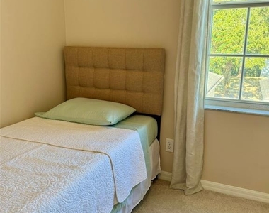 993 Juel Street - Photo Thumbnail 16
