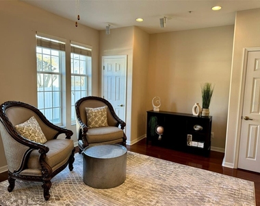 993 Juel Street - Photo Thumbnail 8