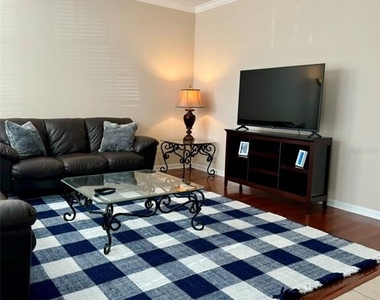 993 Juel Street - Photo Thumbnail 1