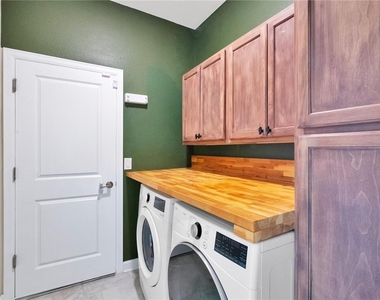 4452 Seven Canyons Drive - Photo Thumbnail 32