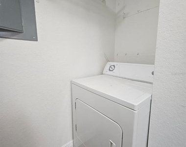 7511 Seurat Street - Photo Thumbnail 16