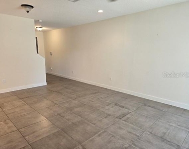 922 Centaury Drive - Photo Thumbnail 5