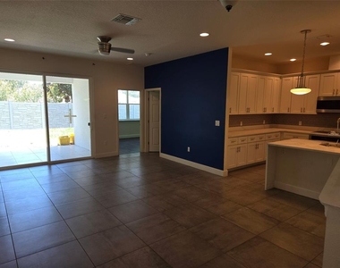 922 Centaury Drive - Photo Thumbnail 4
