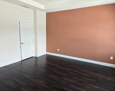 922 Centaury Drive - Photo Thumbnail 12