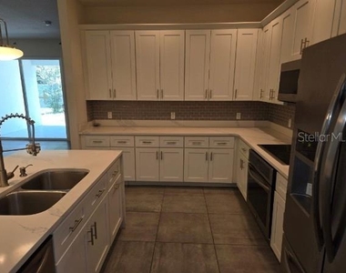 922 Centaury Drive - Photo Thumbnail 2