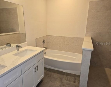 922 Centaury Drive - Photo Thumbnail 9