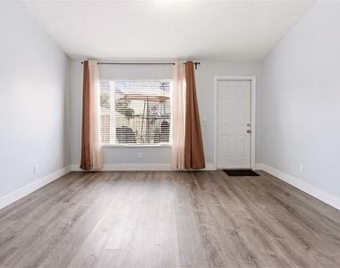 1254 Sandestin Way - Photo Thumbnail 4