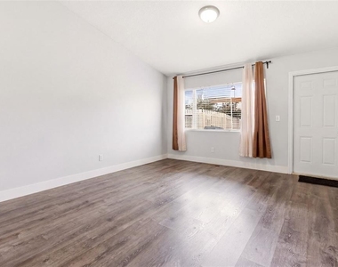 1254 Sandestin Way - Photo Thumbnail 3