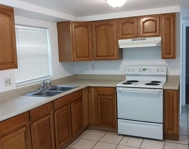 21377 Campbell Drive - Photo Thumbnail 5